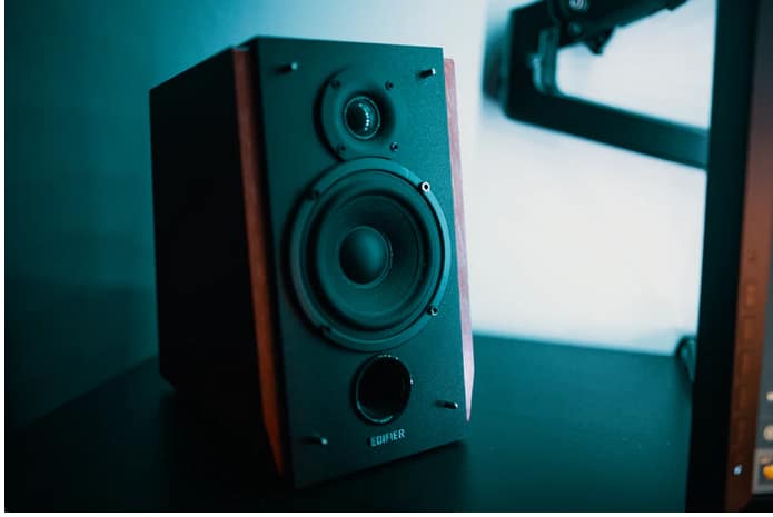a stereo speaker a stereo speaker